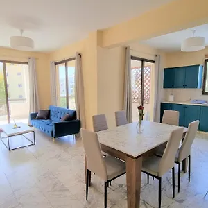 https://comfy-rooms-near-salt-lake-100mbit-internet-shared-apartment.larnacahotels.org